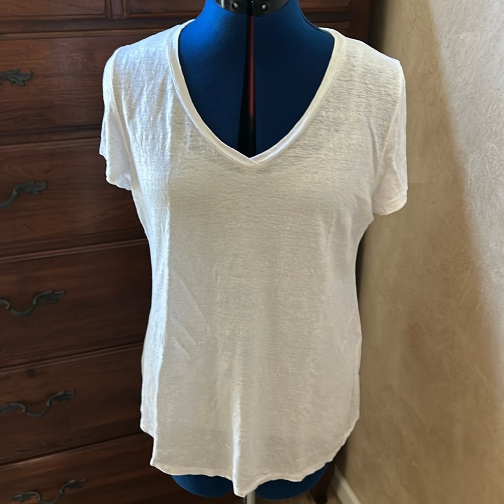 Eileen Fisher Linen slub short sleeved tee shirt.